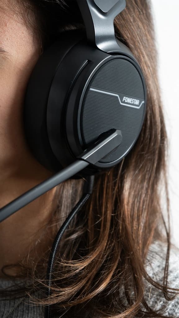 Auriculares over ear gaming con micrófono abatible thumbnail 6